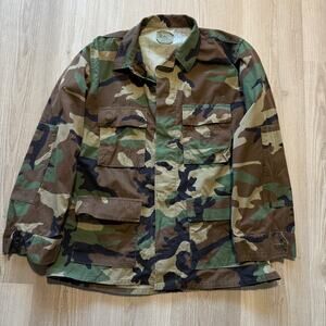 Men's Military Issue U.S. Marines Woodland Camo Camouflage Field Shirt Sz Medium